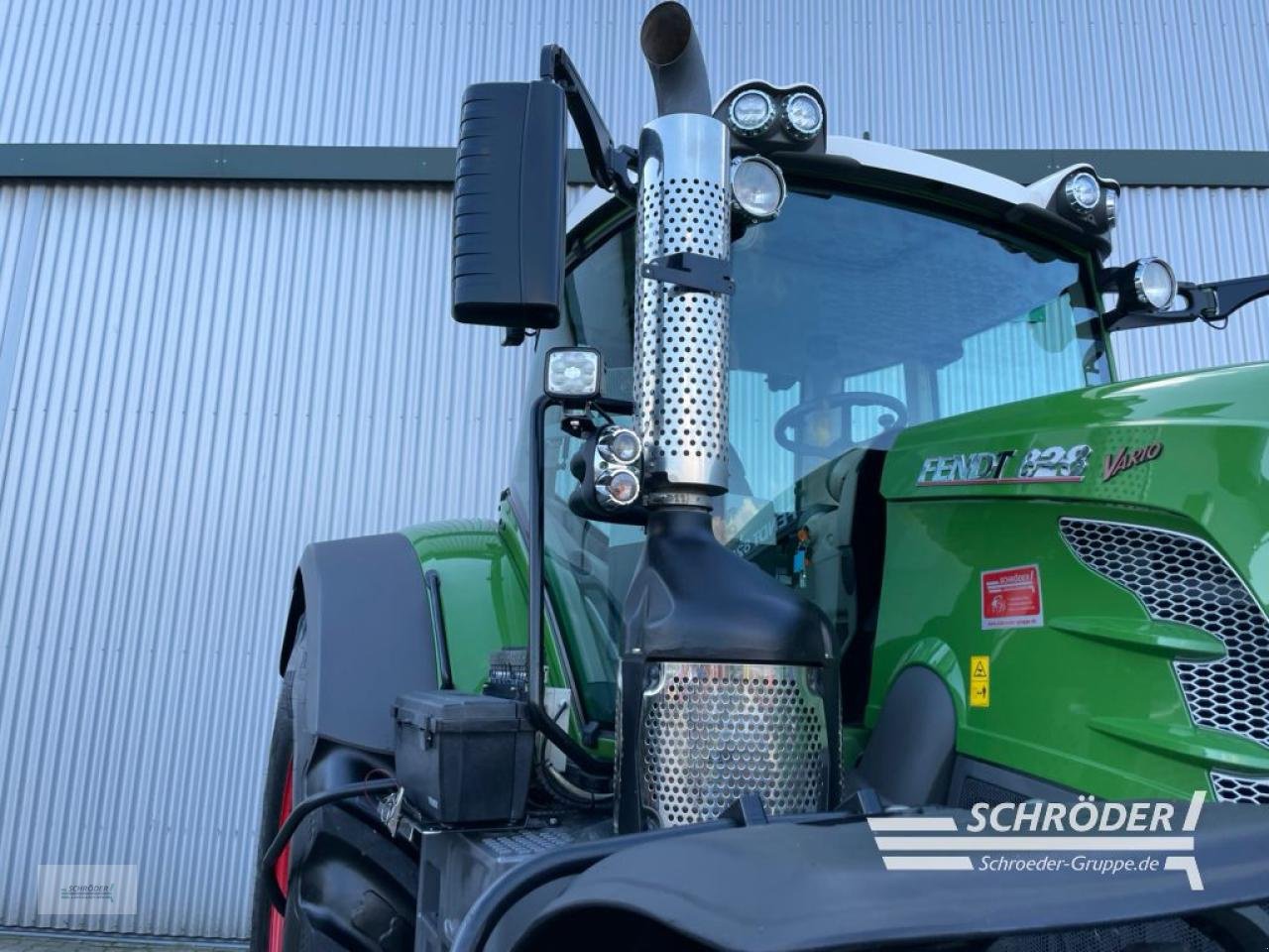 Traktor van het type Fendt 828 S4 PROFI PLUS, Gebrauchtmaschine in Wildeshausen (Foto 25)