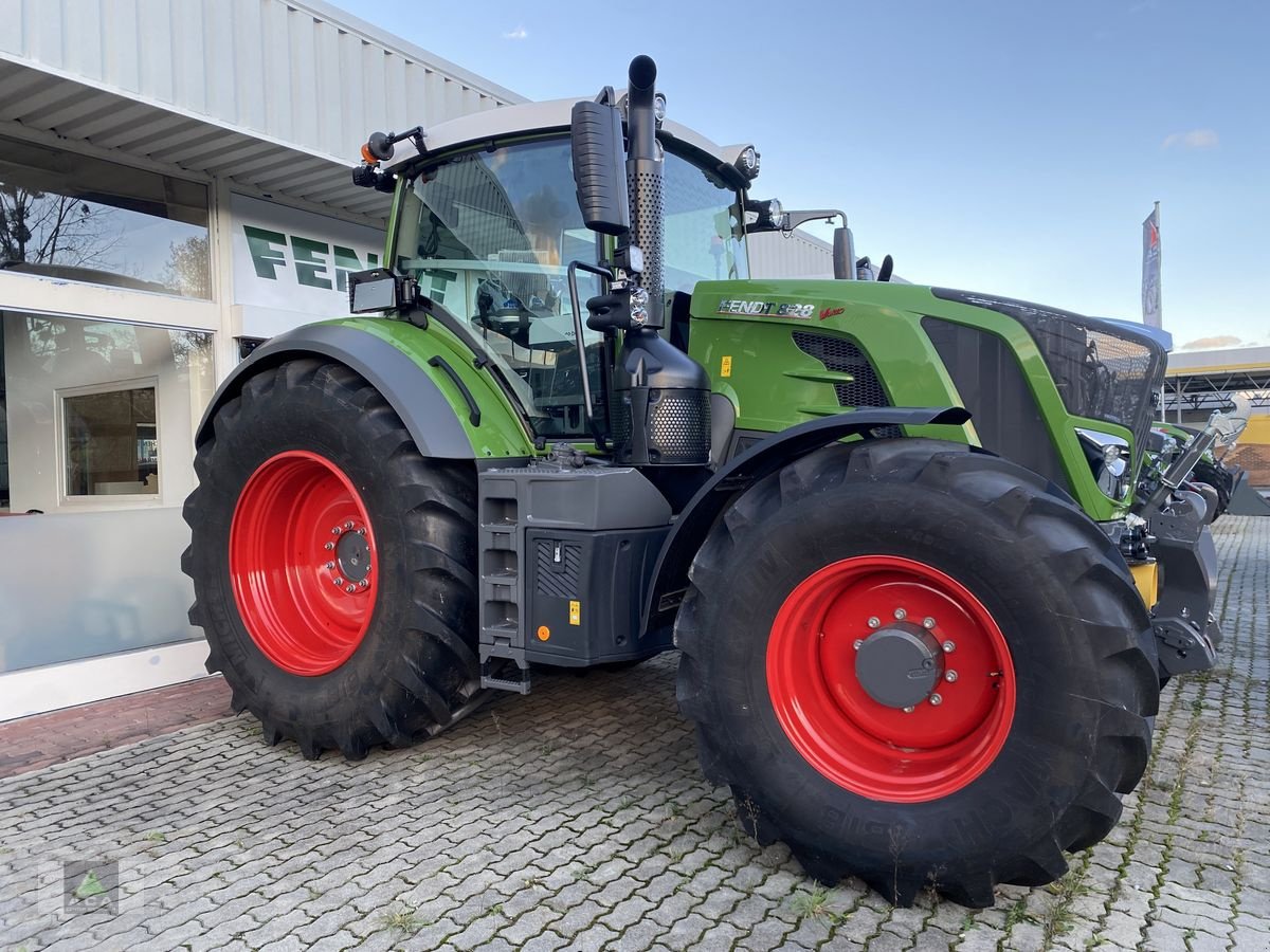 Traktor от тип Fendt 828 Vario 2014, Gebrauchtmaschine в Markt Hartmannsdorf (Снимка 1)