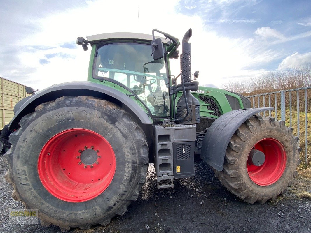 Traktor du type Fendt 828 Vario *Brandschaden*NEUER MOTOR*, Gebrauchtmaschine en Ahaus (Photo 4)