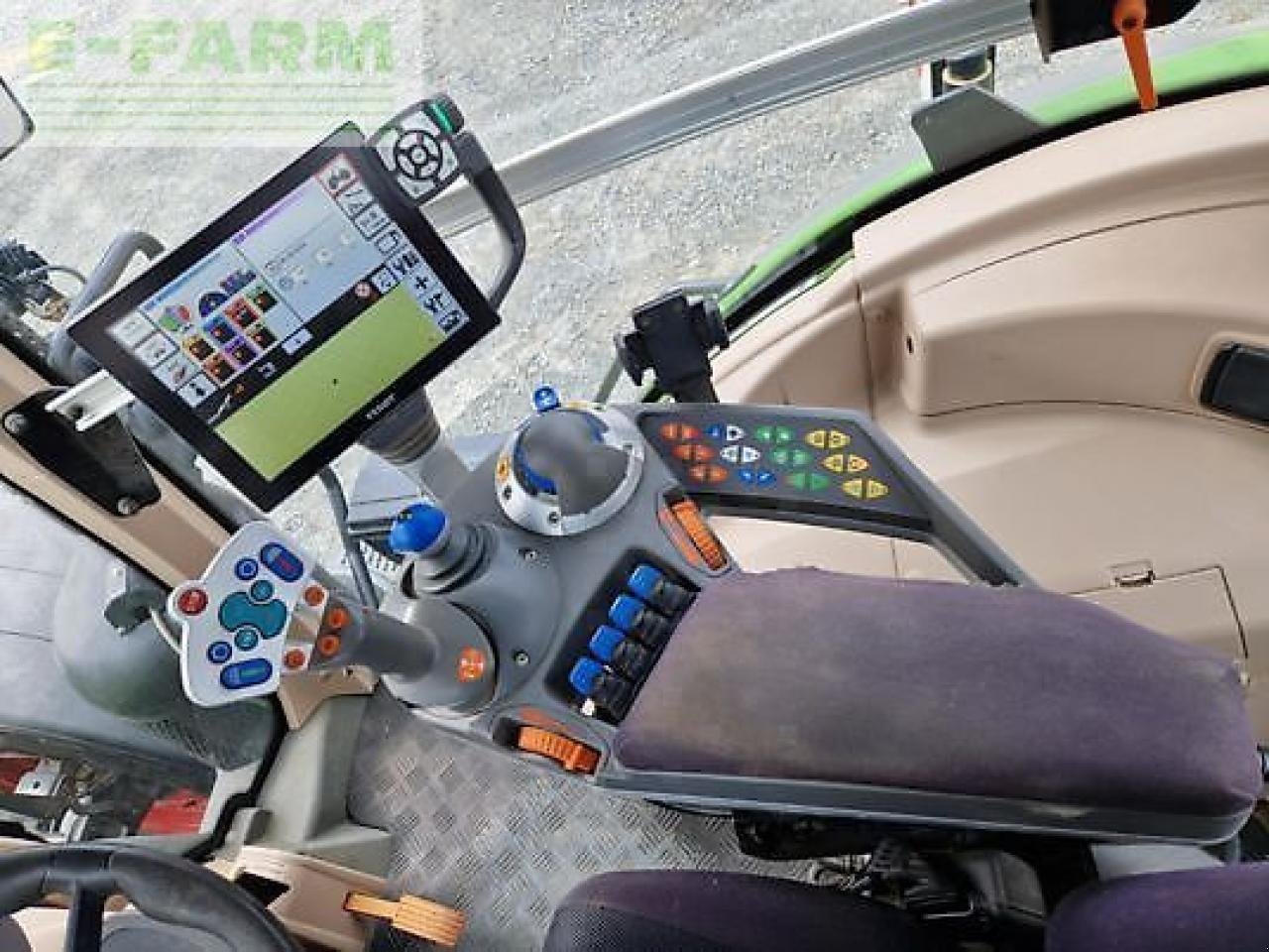 Traktor typu Fendt 828 vario profi plus ProfiPlus, Gebrauchtmaschine w MONFERRAN (Zdjęcie 8)