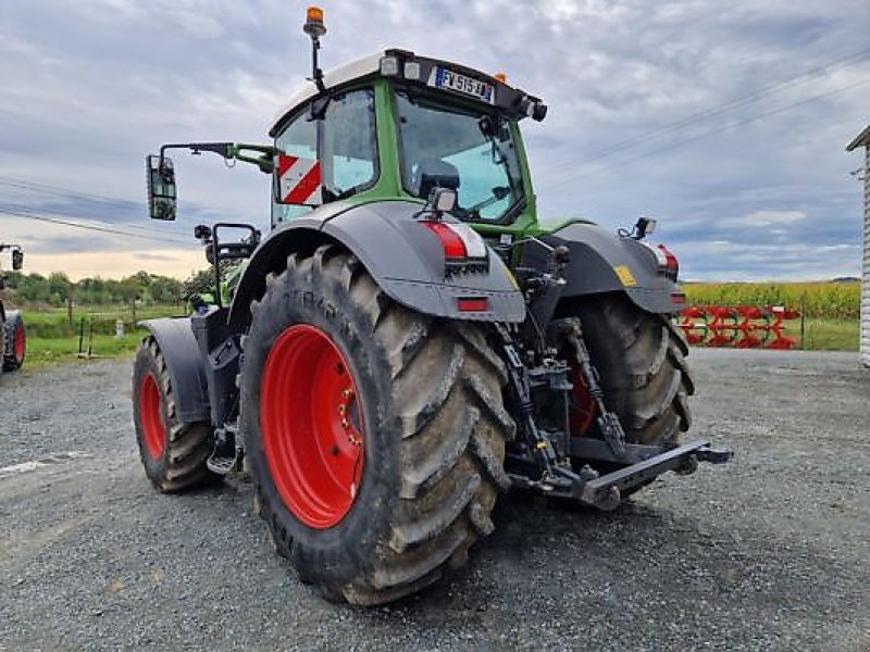 Traktor του τύπου Fendt 828 VARIO PROFI PLUS, Gebrauchtmaschine σε PEYROLE (Φωτογραφία 4)