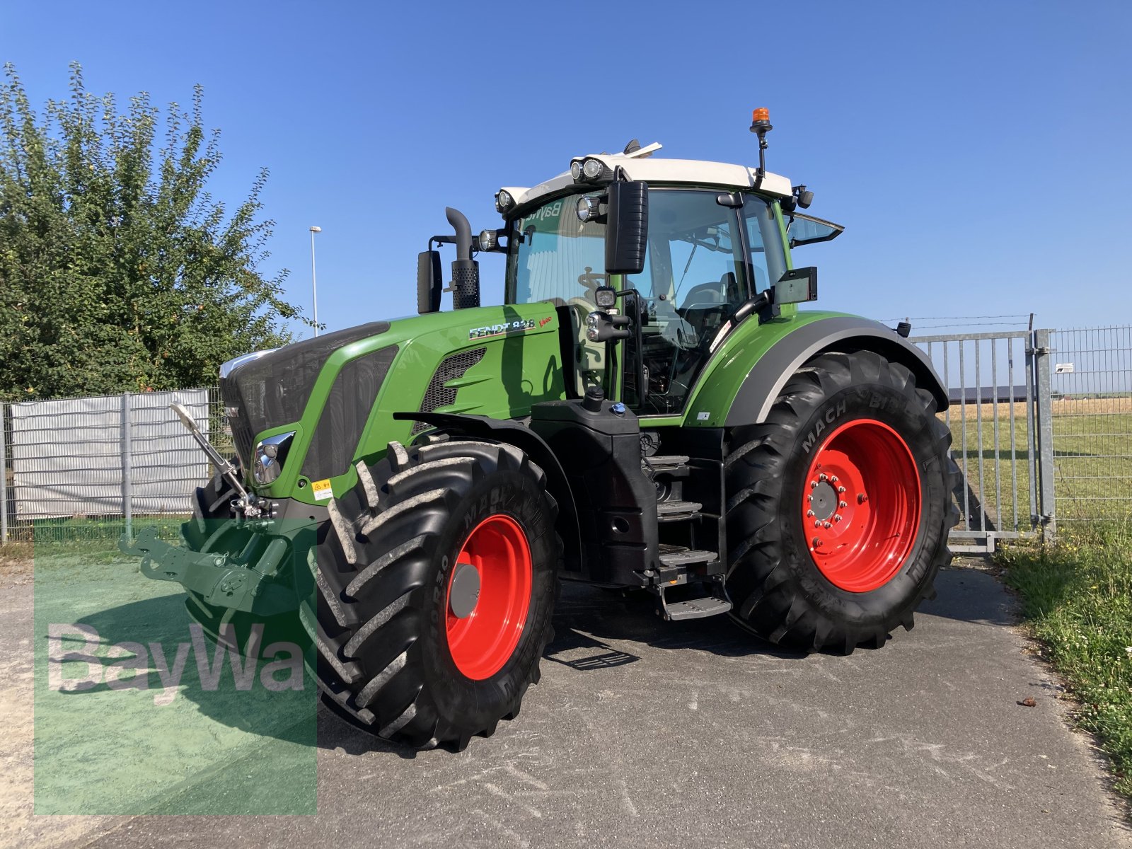 Traktor типа Fendt 828 Vario ProfiPlus S4 Gewährleistungsverlängerung bis 2026, Gebrauchtmaschine в Giebelstadt (Фотография 1)