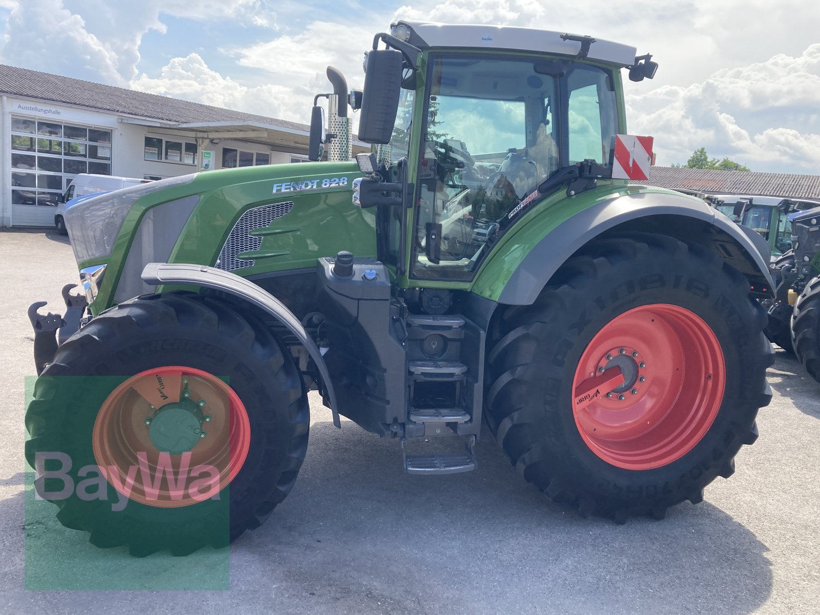 Traktor of the type Fendt 828 Vario ProfiPlus S4 RTK *Motor Neu*, Gebrauchtmaschine in Dinkelsbühl (Picture 5)