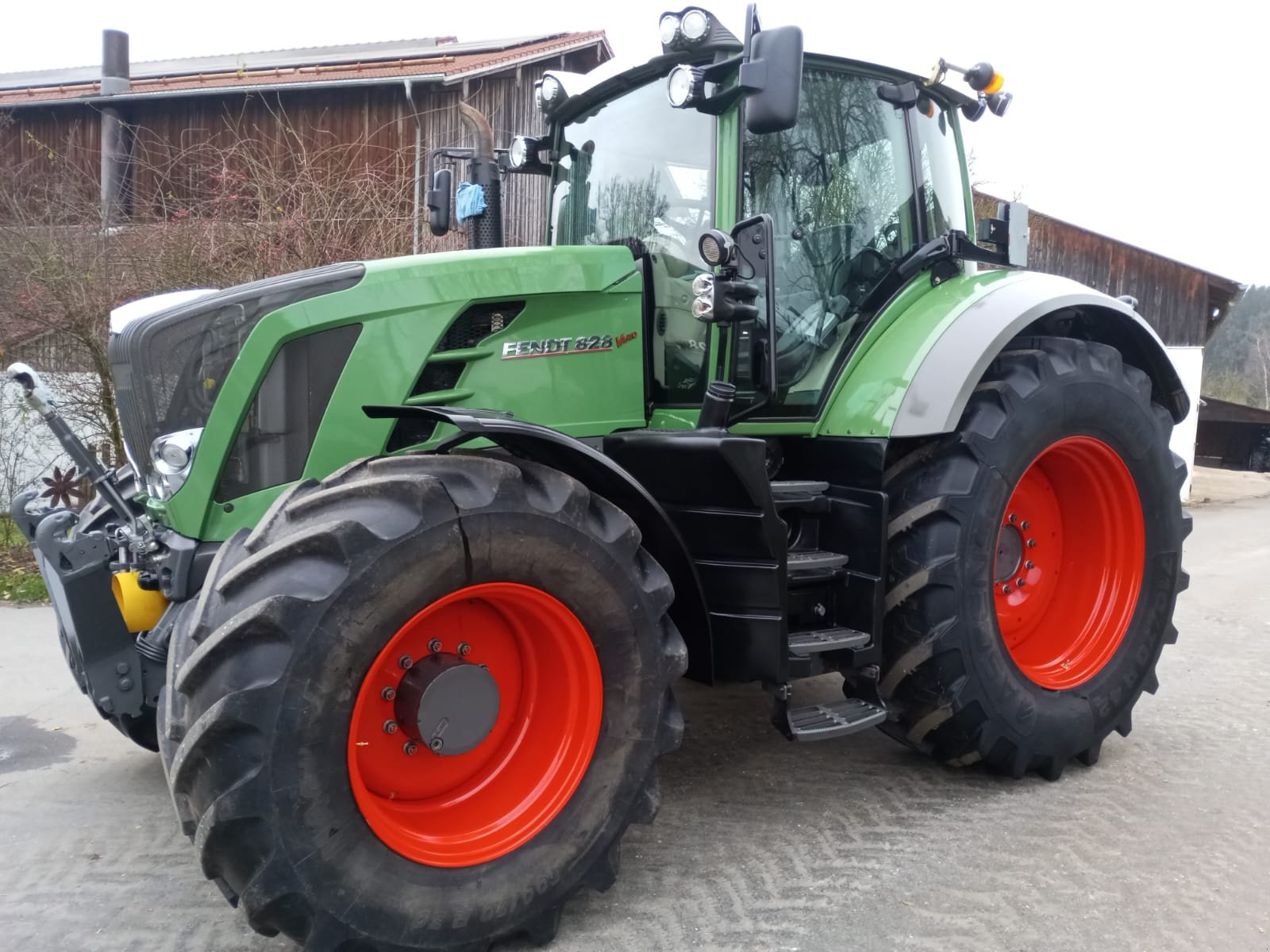 Traktor Türe ait Fendt 828 Vario ProfiPlus, Gebrauchtmaschine içinde Bodenwöhr/ Taxöldern (resim 1)