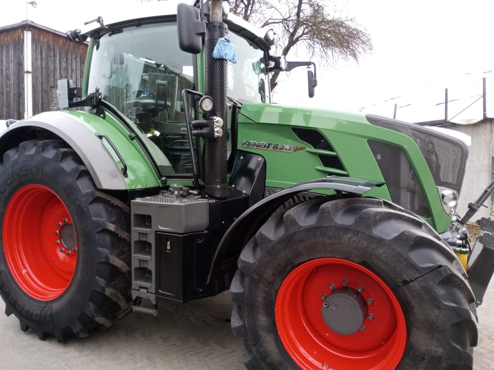 Traktor Türe ait Fendt 828 Vario ProfiPlus, Gebrauchtmaschine içinde Bodenwöhr/ Taxöldern (resim 2)