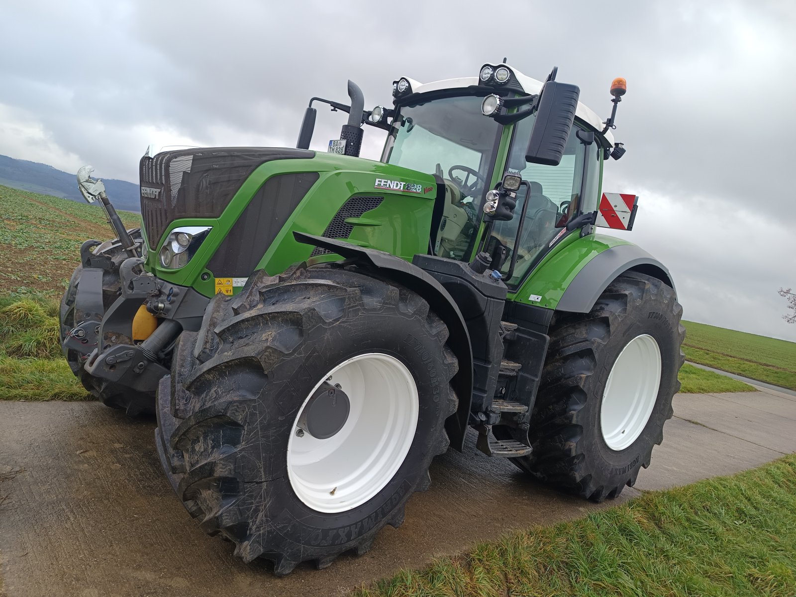 Traktor of the type Fendt 828 Vario ProfiPlus, Gebrauchtmaschine in Scheßlitz (Picture 1)