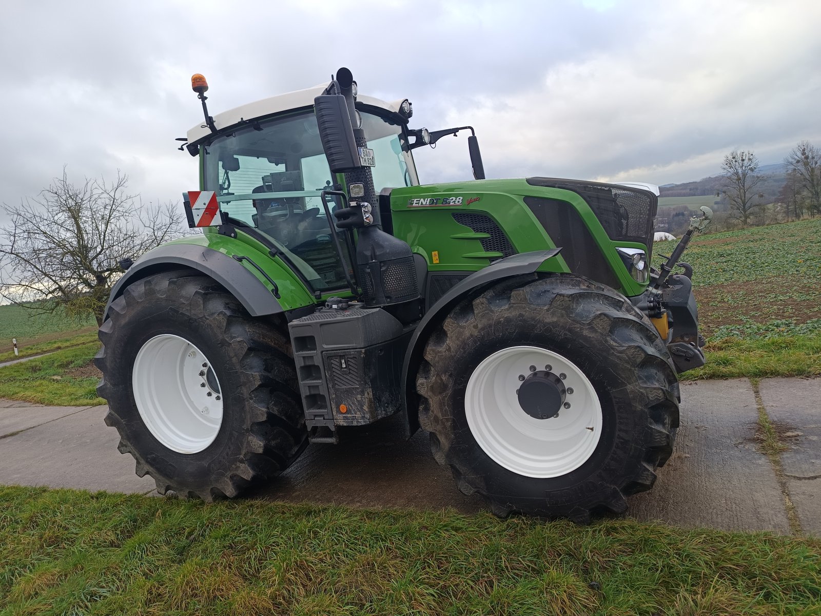 Traktor of the type Fendt 828 Vario ProfiPlus, Gebrauchtmaschine in Scheßlitz (Picture 3)