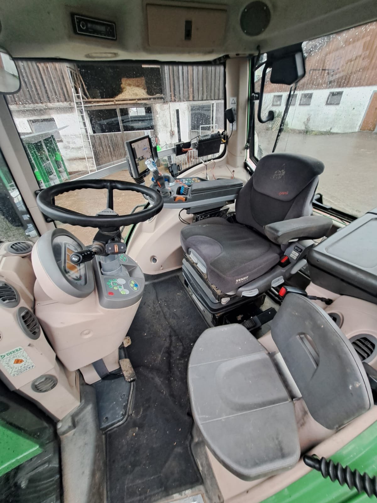 Traktor des Typs Fendt 828 Vario ProfiPlus, Gebrauchtmaschine in Bayreuth (Bild 3)