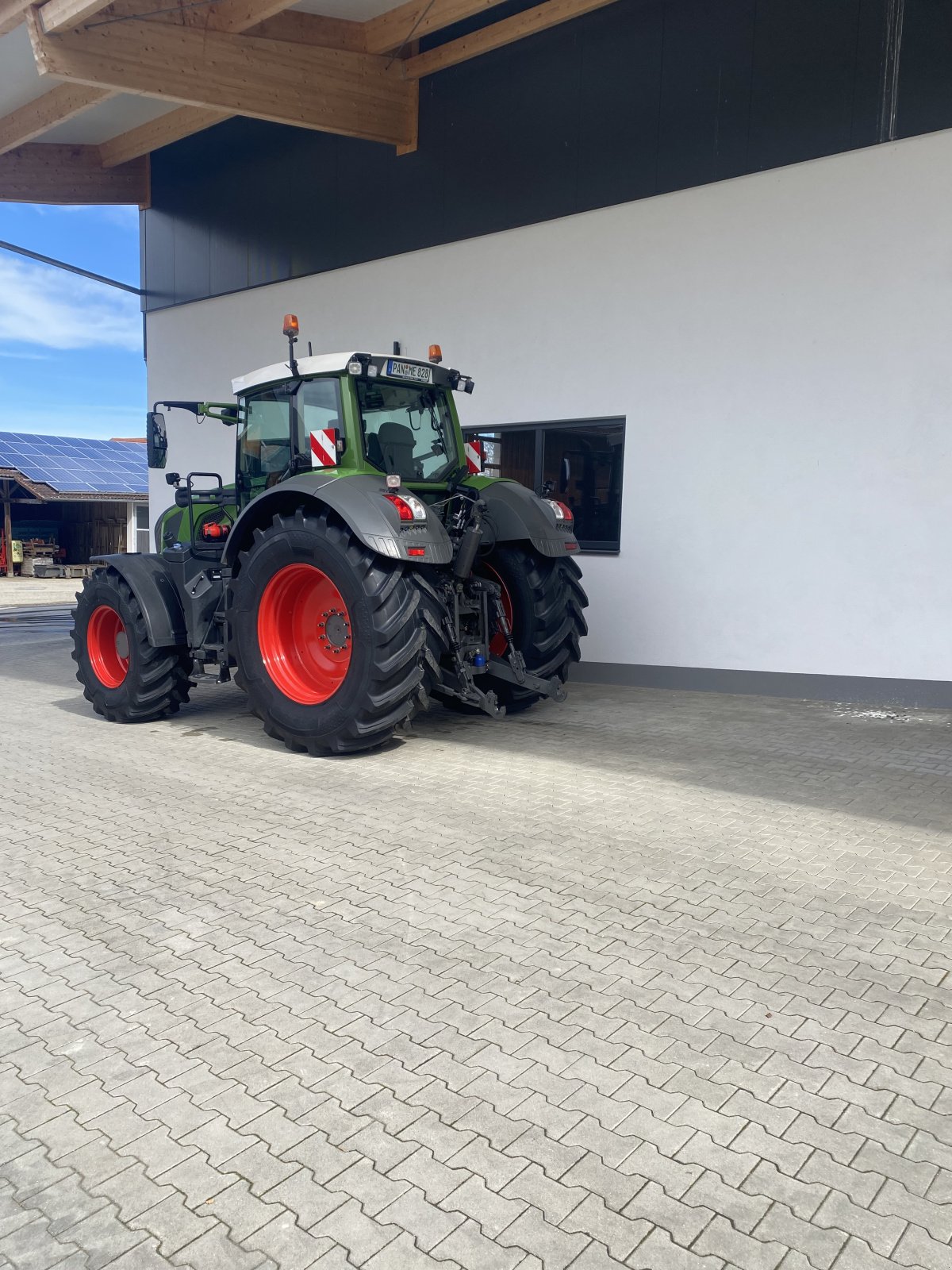 Traktor of the type Fendt 828 Vario ProfiPlus, Gebrauchtmaschine in Pfarrkirchen (Picture 2)