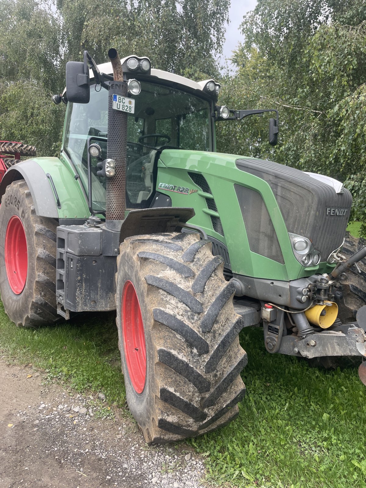 Traktor des Typs Fendt 828 Vario ProfiPlus, Gebrauchtmaschine in Langenenslingen (Bild 2)