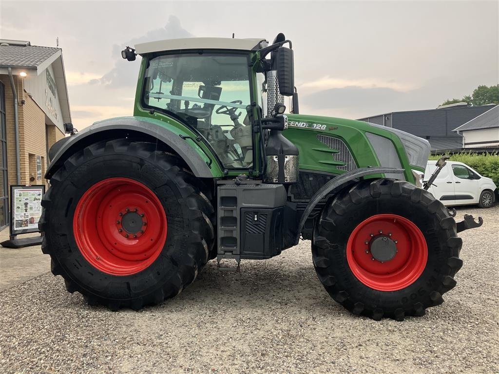 Traktor of the type Fendt 828 Vario S4 Profi Plus Med frontpto, Gebrauchtmaschine in Rødekro (Picture 3)