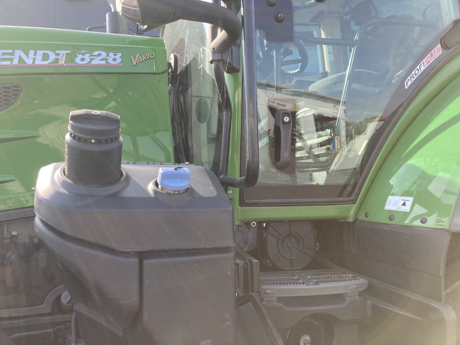 Traktor of the type Fendt 828 Vario S4 Profi Plus *Motor neu* RTK, Gebrauchtmaschine in Wülfershausen an der Saale (Picture 14)