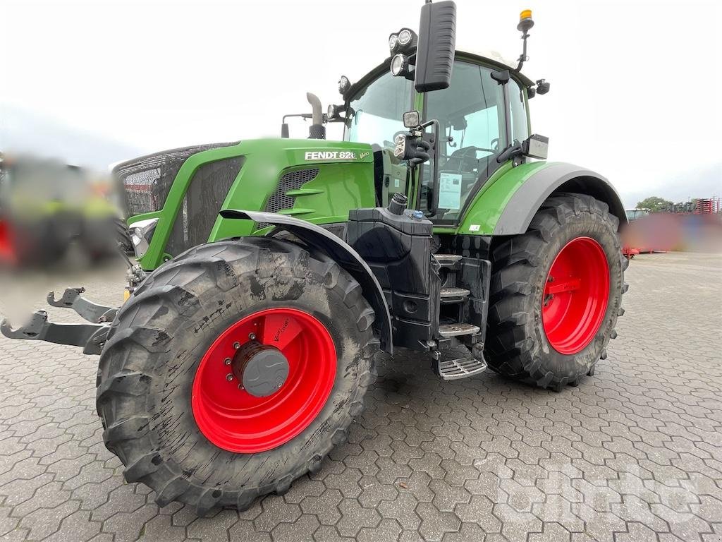 Traktor du type Fendt 828 Vario S4 Profi Plus, Gebrauchtmaschine en Düsseldorf (Photo 1)