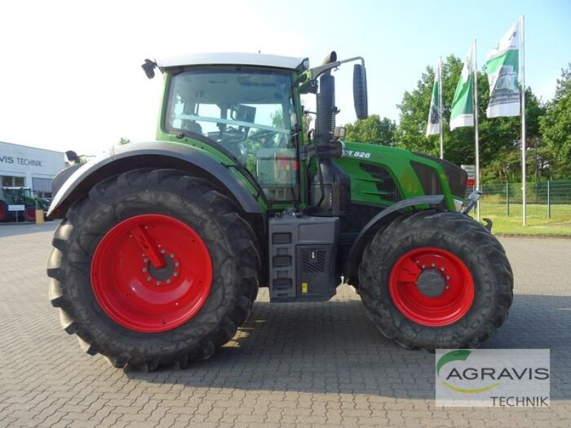 Traktor of the type Fendt 828 VARIO S4 PROFI PLUS, Gebrauchtmaschine in Uelzen (Picture 3)