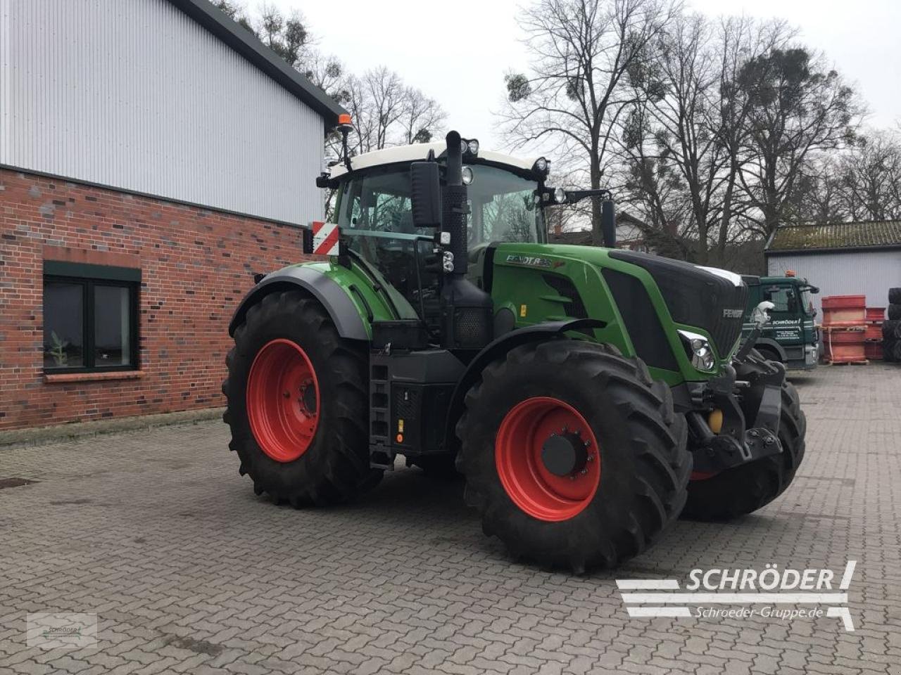 Traktor du type Fendt 828 VARIO S4 PROFI PLUS, Gebrauchtmaschine en Friedland (Photo 3)