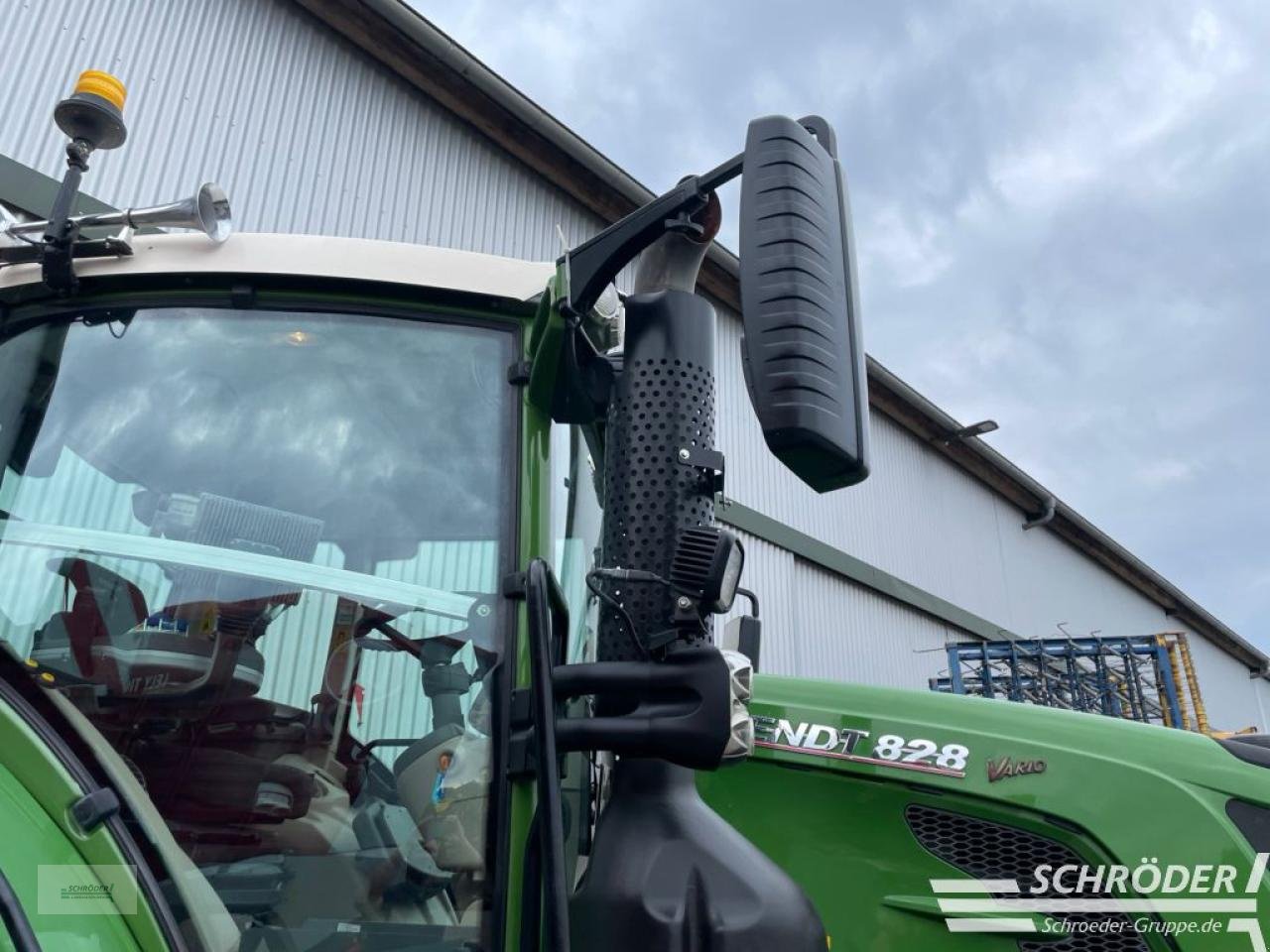 Traktor van het type Fendt 828 VARIO S4 PROFI PLUS, Gebrauchtmaschine in Wildeshausen (Foto 21)