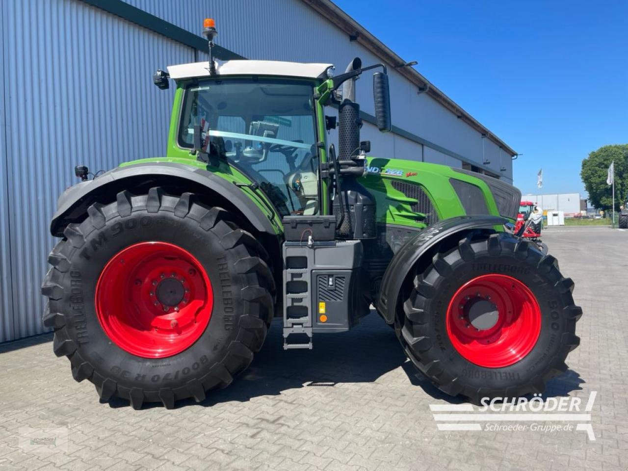 Traktor des Typs Fendt 828 VARIO S4 PROFI PLUS, Gebrauchtmaschine in Langförden (Bild 2)