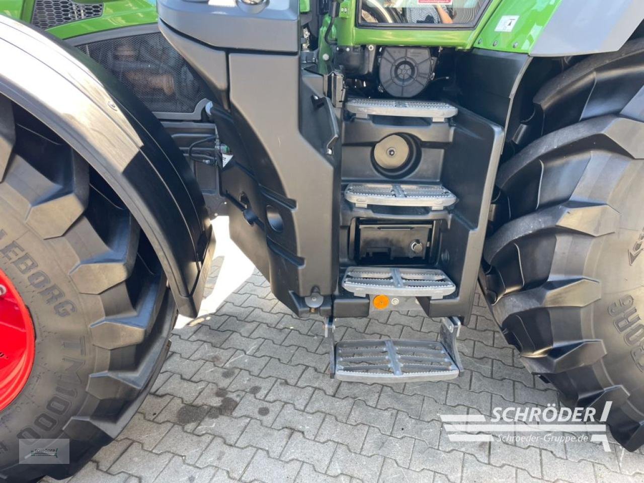 Traktor typu Fendt 828 VARIO S4 PROFI PLUS, Gebrauchtmaschine v Scharrel (Obrázok 16)