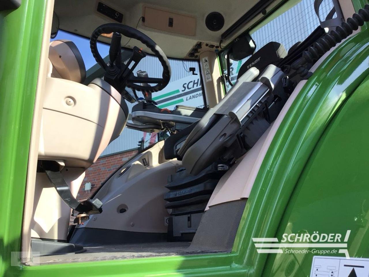 Traktor του τύπου Fendt 828 VARIO S4 PROFI PLUS, Gebrauchtmaschine σε Friedland (Φωτογραφία 2)