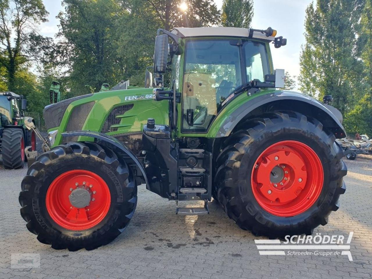 Traktor van het type Fendt 828 VARIO S4 PROFI PLUS, Gebrauchtmaschine in Völkersen (Foto 3)