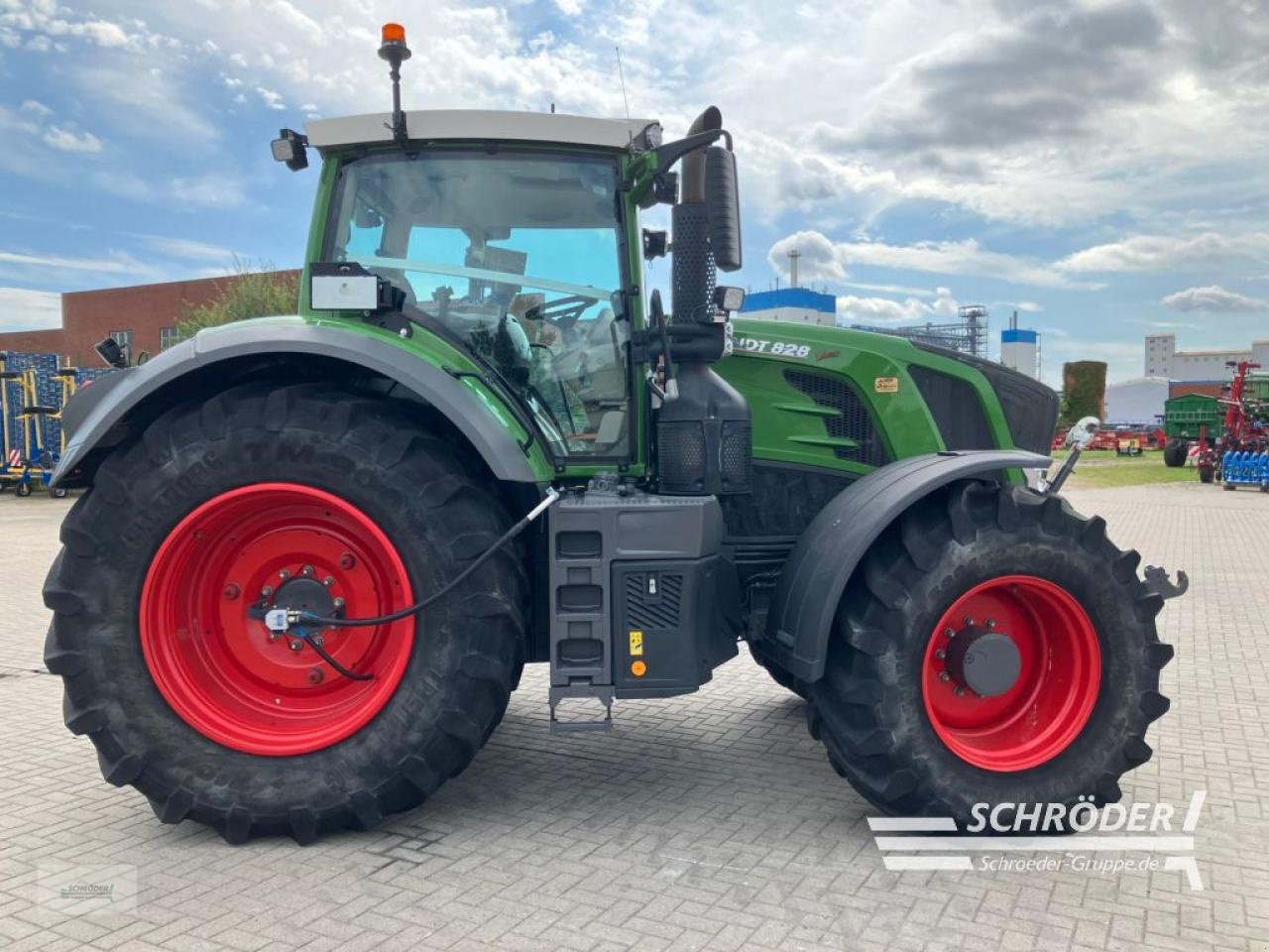 Traktor des Typs Fendt 828 VARIO S4  PROFI PLUS, Gebrauchtmaschine in Twistringen (Bild 2)