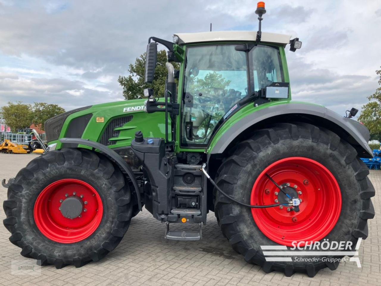 Traktor des Typs Fendt 828 VARIO S4  PROFI PLUS, Gebrauchtmaschine in Twistringen (Bild 4)