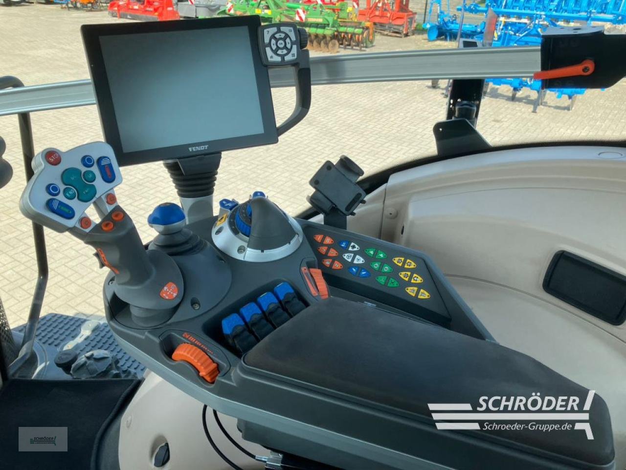 Traktor des Typs Fendt 828 VARIO S4  PROFI PLUS, Gebrauchtmaschine in Twistringen (Bild 15)