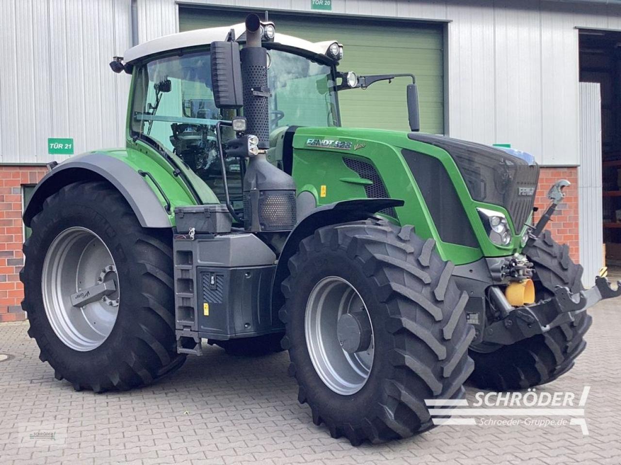 Traktor van het type Fendt 828 VARIO S4 PROFI PLUS, Gebrauchtmaschine in Lastrup (Foto 1)