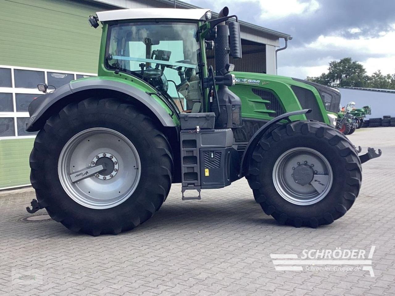 Traktor des Typs Fendt 828 VARIO S4 PROFI PLUS, Gebrauchtmaschine in Lastrup (Bild 2)