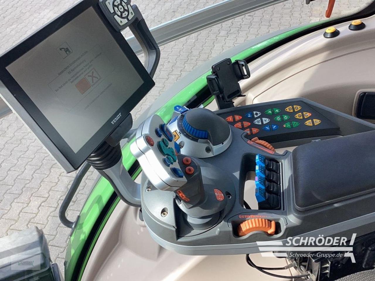 Traktor des Typs Fendt 828 VARIO S4 PROFI PLUS, Gebrauchtmaschine in Lastrup (Bild 19)