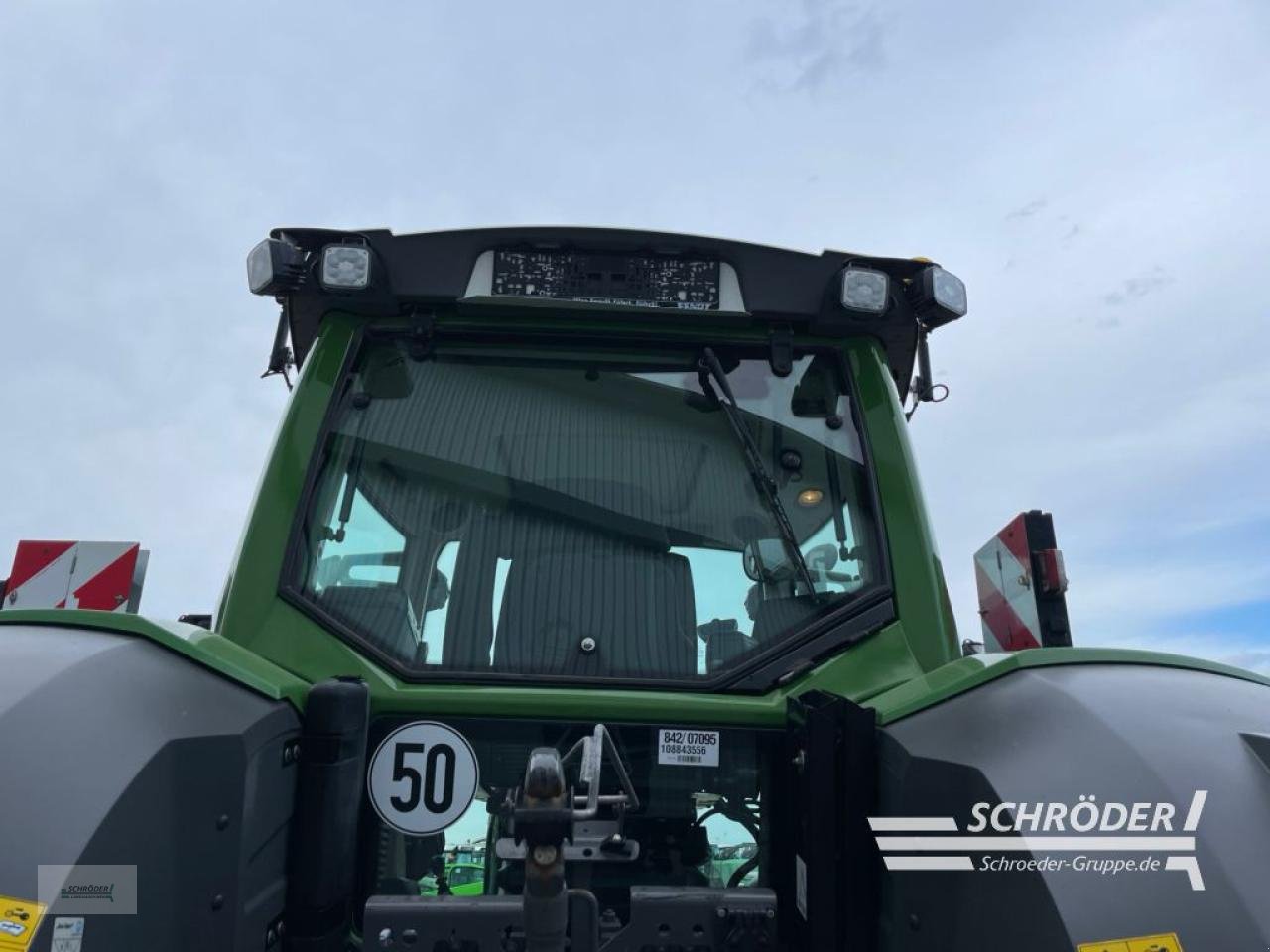 Traktor of the type Fendt 828 VARIO S4 PROFI PLUS, Gebrauchtmaschine in Westerstede (Picture 22)