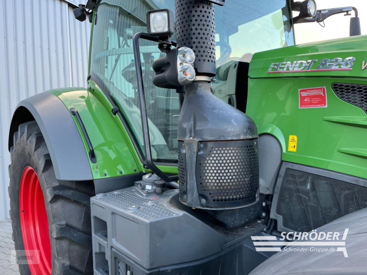 Traktor a típus Fendt 828 VARIO S4 PROFI PLUS, Gebrauchtmaschine ekkor: Scharrel (Kép 18)