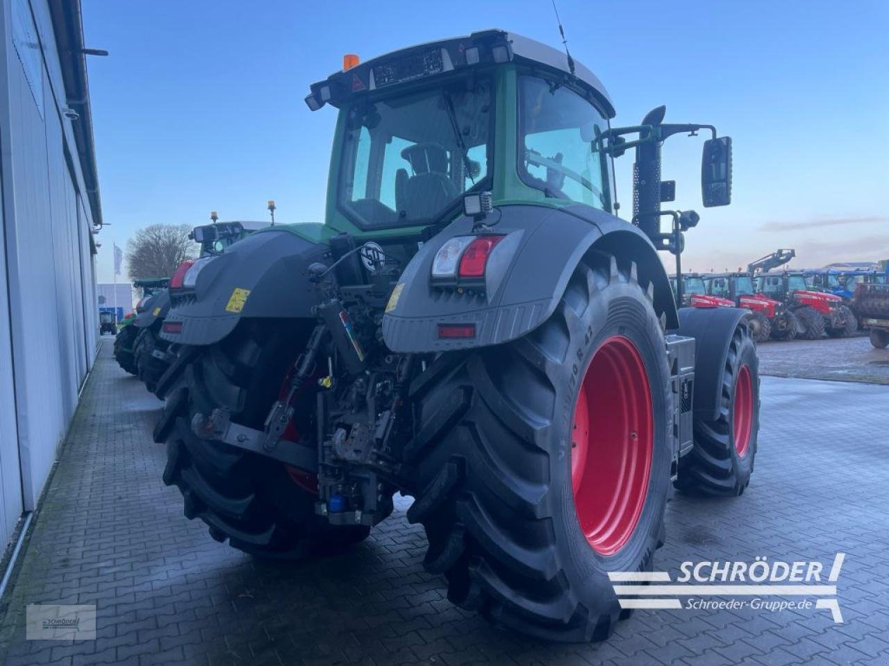 Traktor van het type Fendt 828 VARIO S4 PROFI PLUS, Gebrauchtmaschine in Wildeshausen (Foto 3)