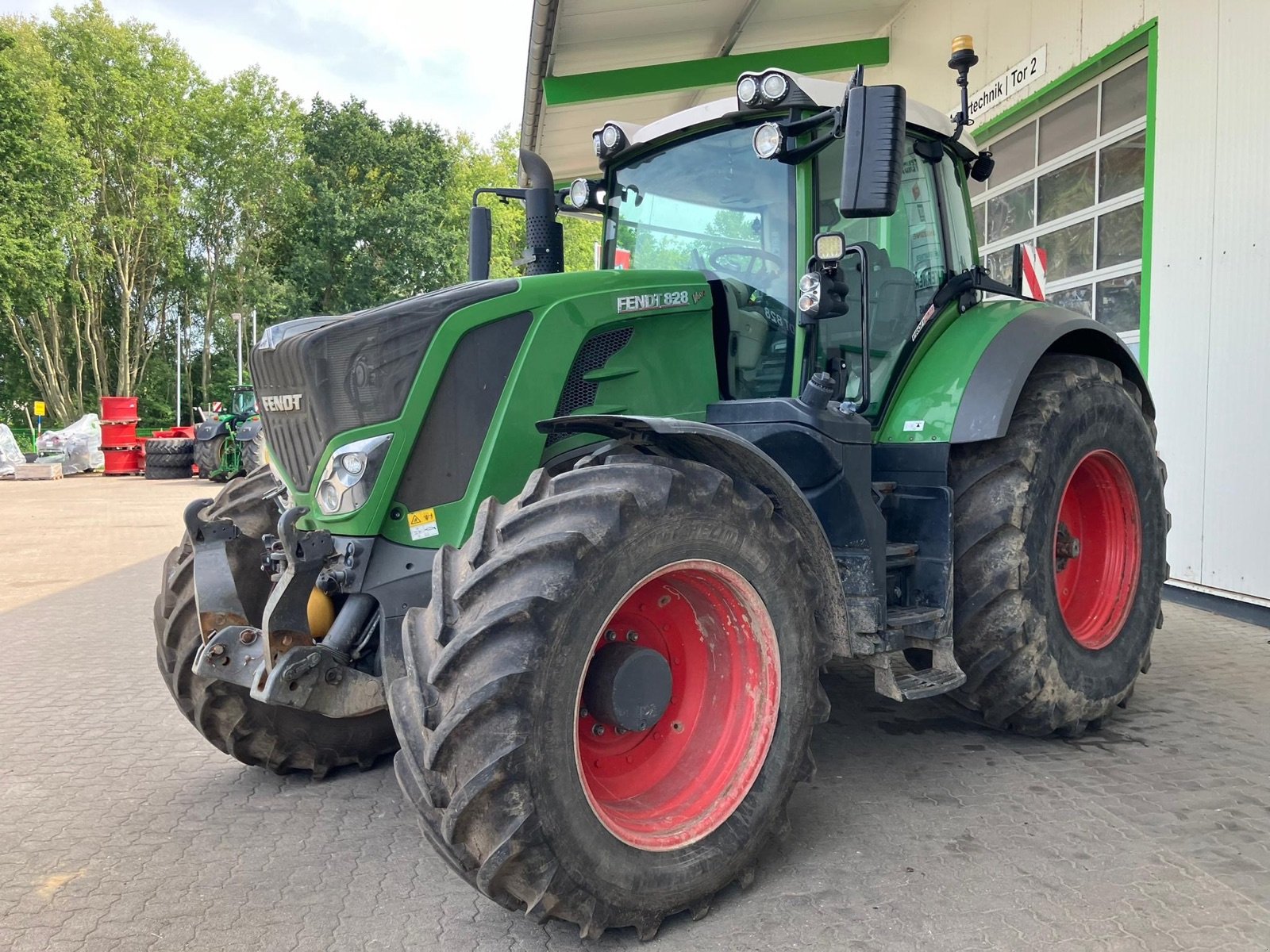 Traktor des Typs Fendt 828 Vario S4 Profi Plus, Gebrauchtmaschine in Bützow (Bild 4)