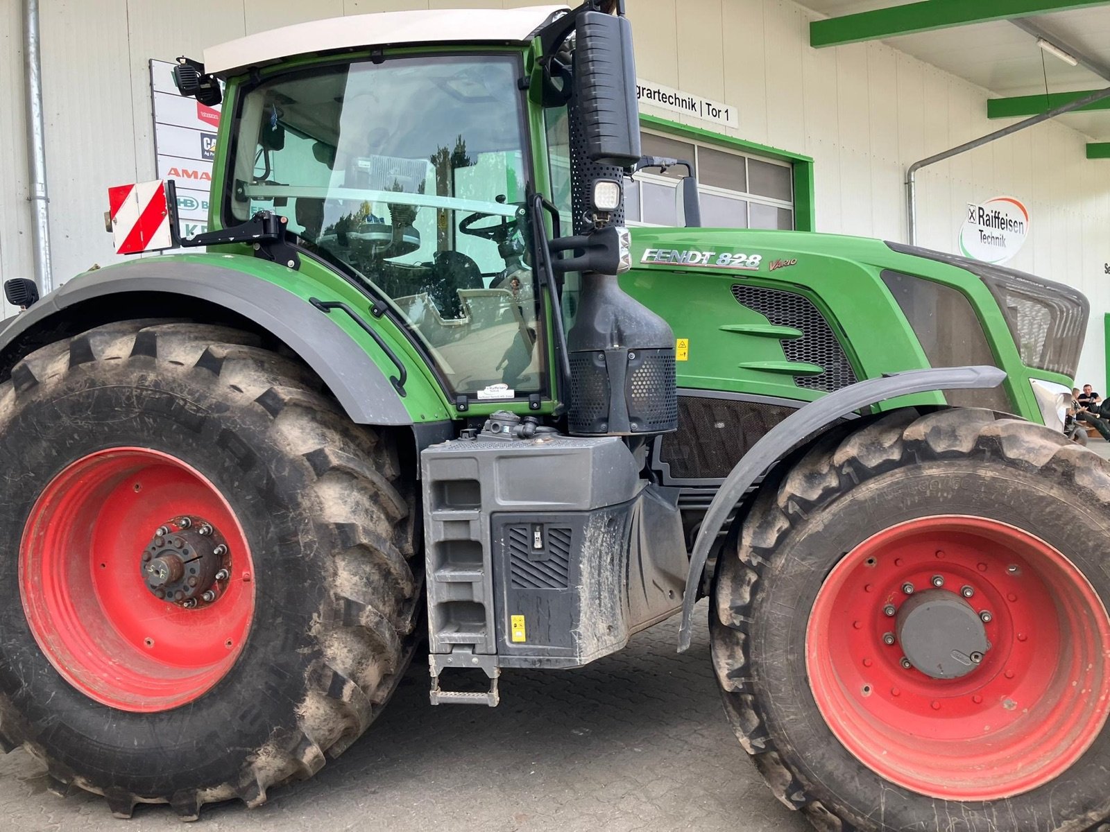 Traktor tip Fendt 828 Vario S4 Profi Plus, Gebrauchtmaschine in Bützow (Poză 5)