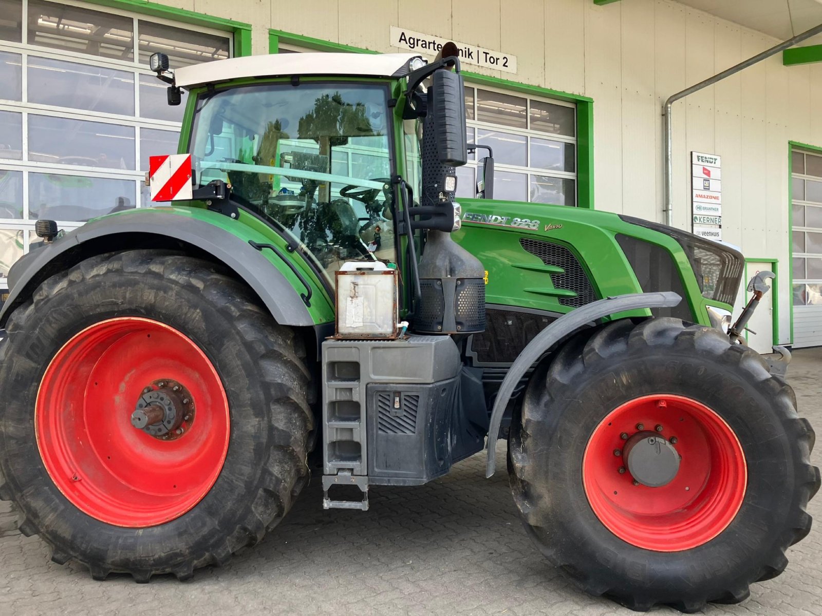 Traktor tip Fendt 828 Vario S4 Profi Plus, Gebrauchtmaschine in Bützow (Poză 3)