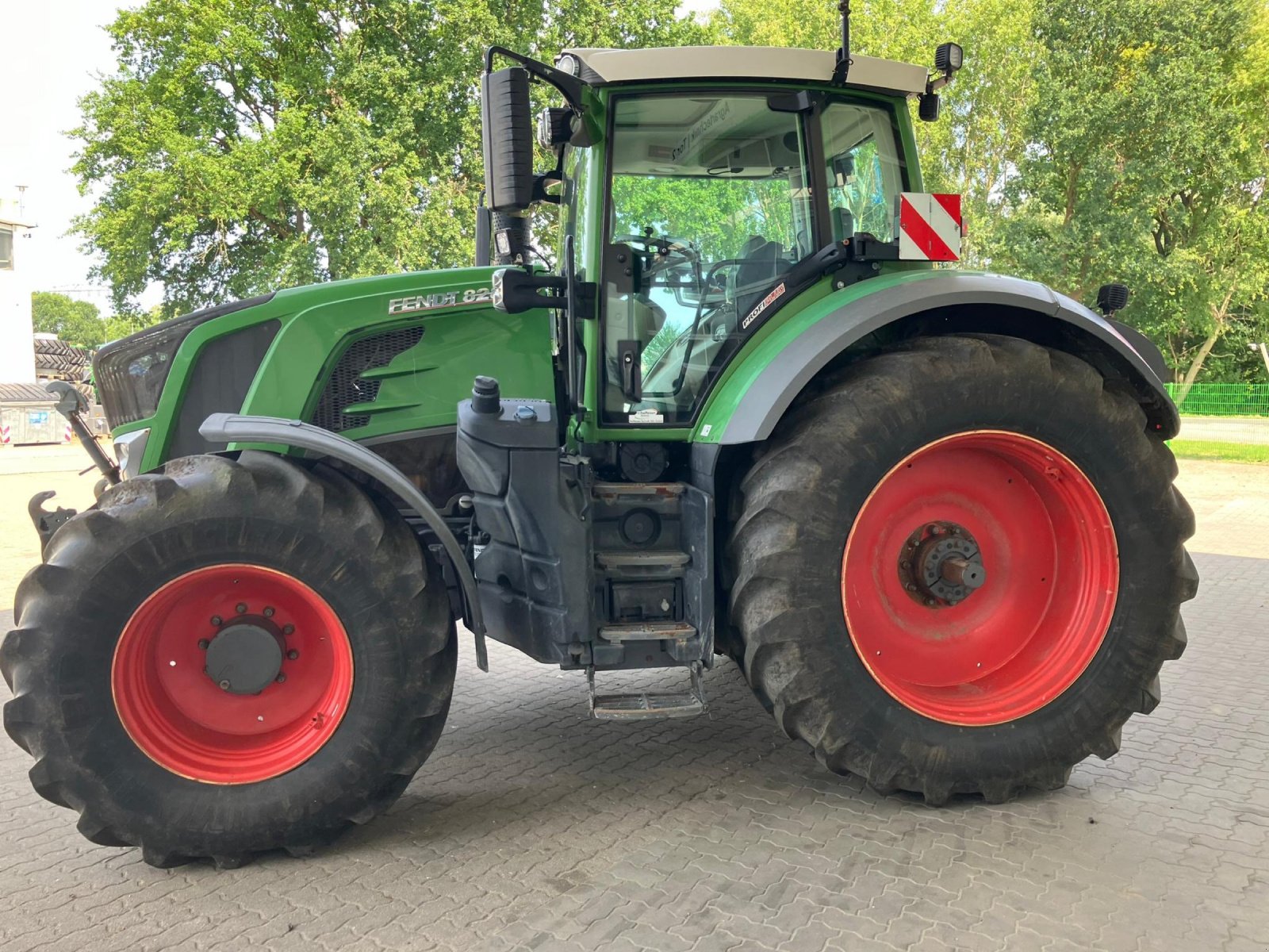 Traktor typu Fendt 828 Vario S4 Profi Plus, Gebrauchtmaschine w Bützow (Zdjęcie 4)