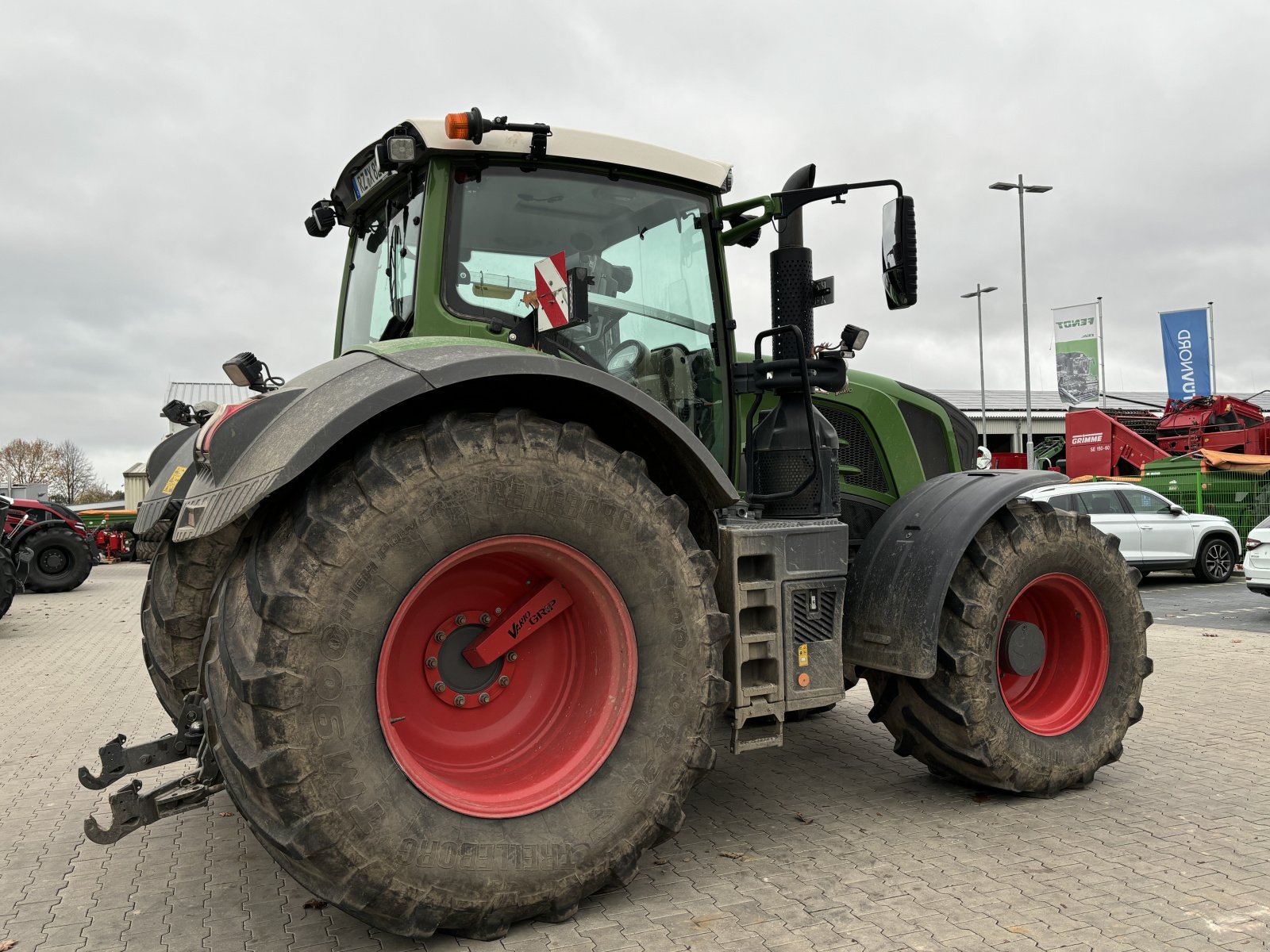 Traktor des Typs Fendt 828 Vario S4 Profi Plus, Gebrauchtmaschine in Bad Oldesloe (Bild 2)