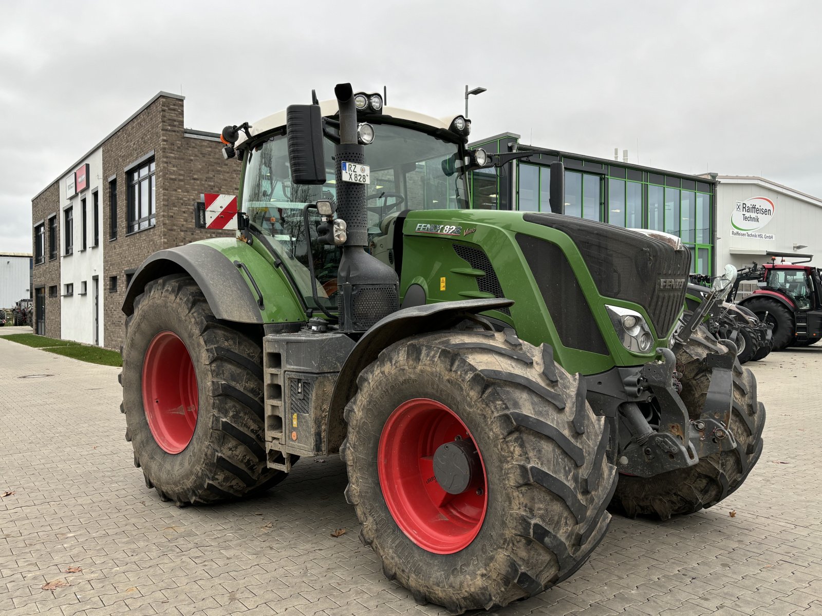 Traktor za tip Fendt 828 Vario S4 Profi Plus, Gebrauchtmaschine u Bad Oldesloe (Slika 1)