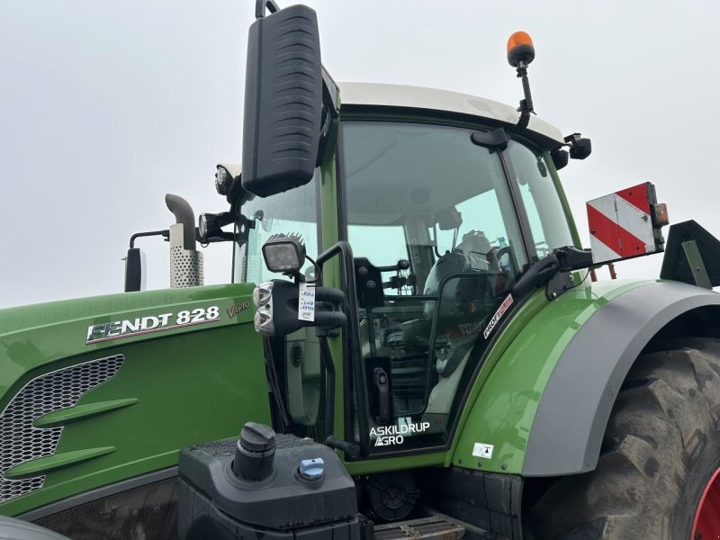 Traktor типа Fendt 828 VARIO S4, Gebrauchtmaschine в Randers SV (Фотография 1)