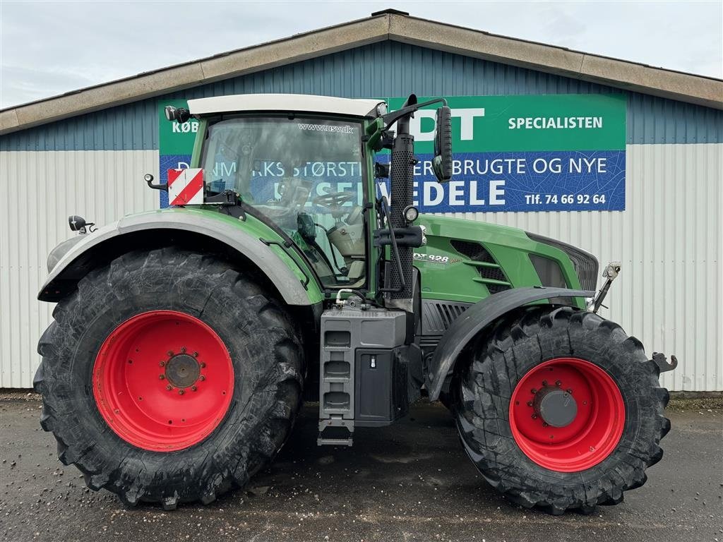 Traktor of the type Fendt 828 Vario SCR Profi Plus, Gebrauchtmaschine in Rødekro (Picture 4)