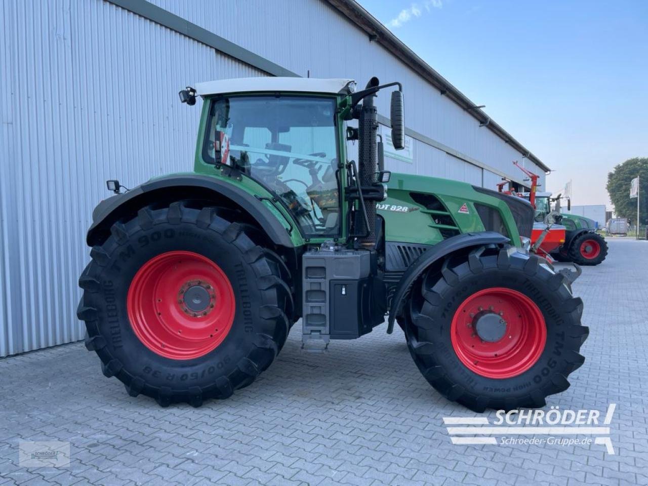 Traktor van het type Fendt 828 VARIO SCR PROFI PLUS, Gebrauchtmaschine in Wildeshausen (Foto 2)