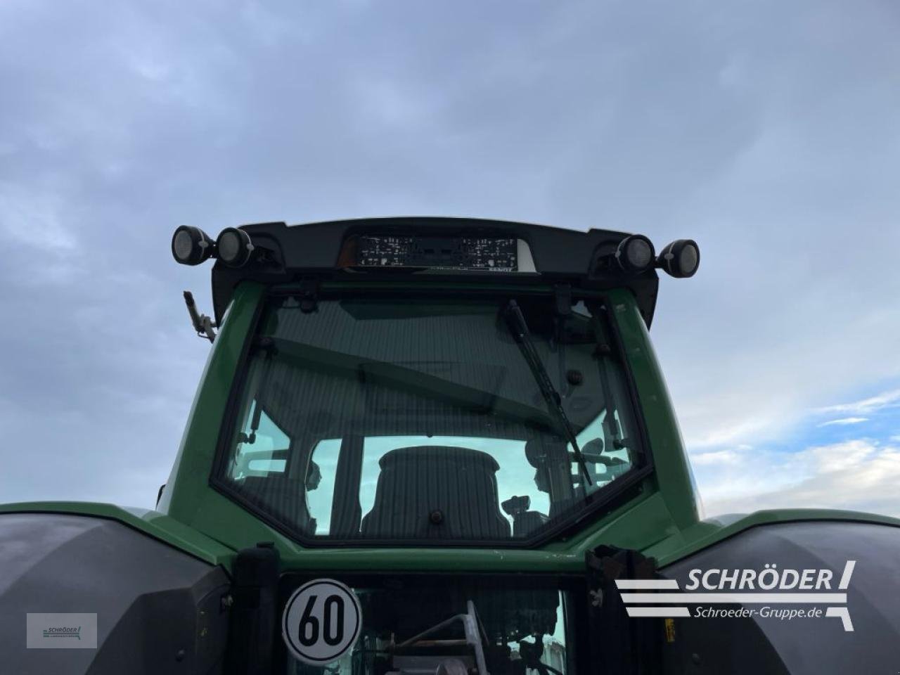 Traktor van het type Fendt 828 VARIO SCR PROFI, Gebrauchtmaschine in Wildeshausen (Foto 17)