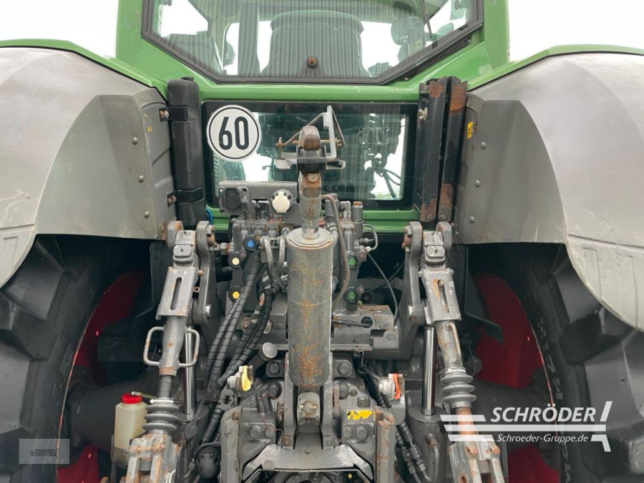 Traktor van het type Fendt 828 VARIO SCR PROFI, Gebrauchtmaschine in Wildeshausen (Foto 18)