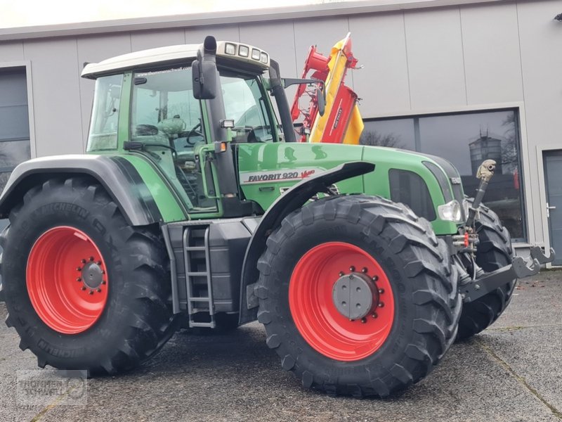 Traktor van het type Fendt 920 Vario, Gebrauchtmaschine in Crombach/St.Vith