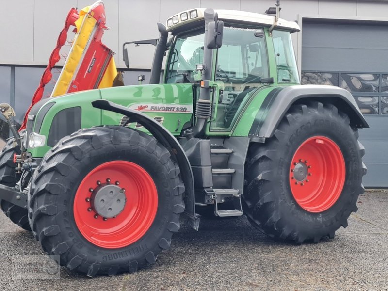 Traktor от тип Fendt 920 Vario, Gebrauchtmaschine в Crombach/St.Vith