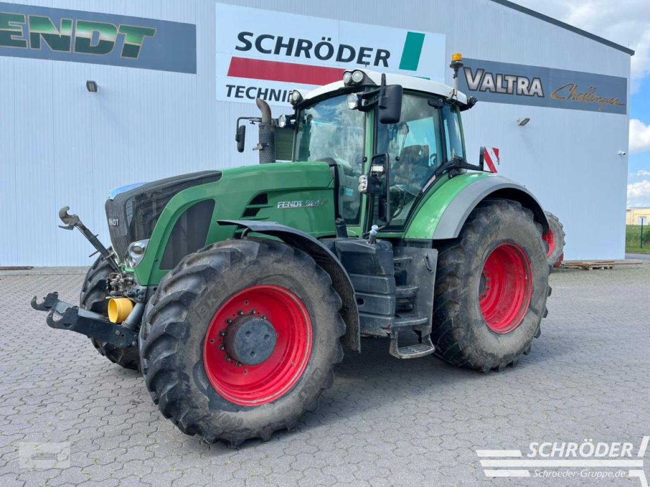 Traktor of the type Fendt 924 VARIO SCR PROFI PLUS, Gebrauchtmaschine in Wildeshausen (Picture 1)