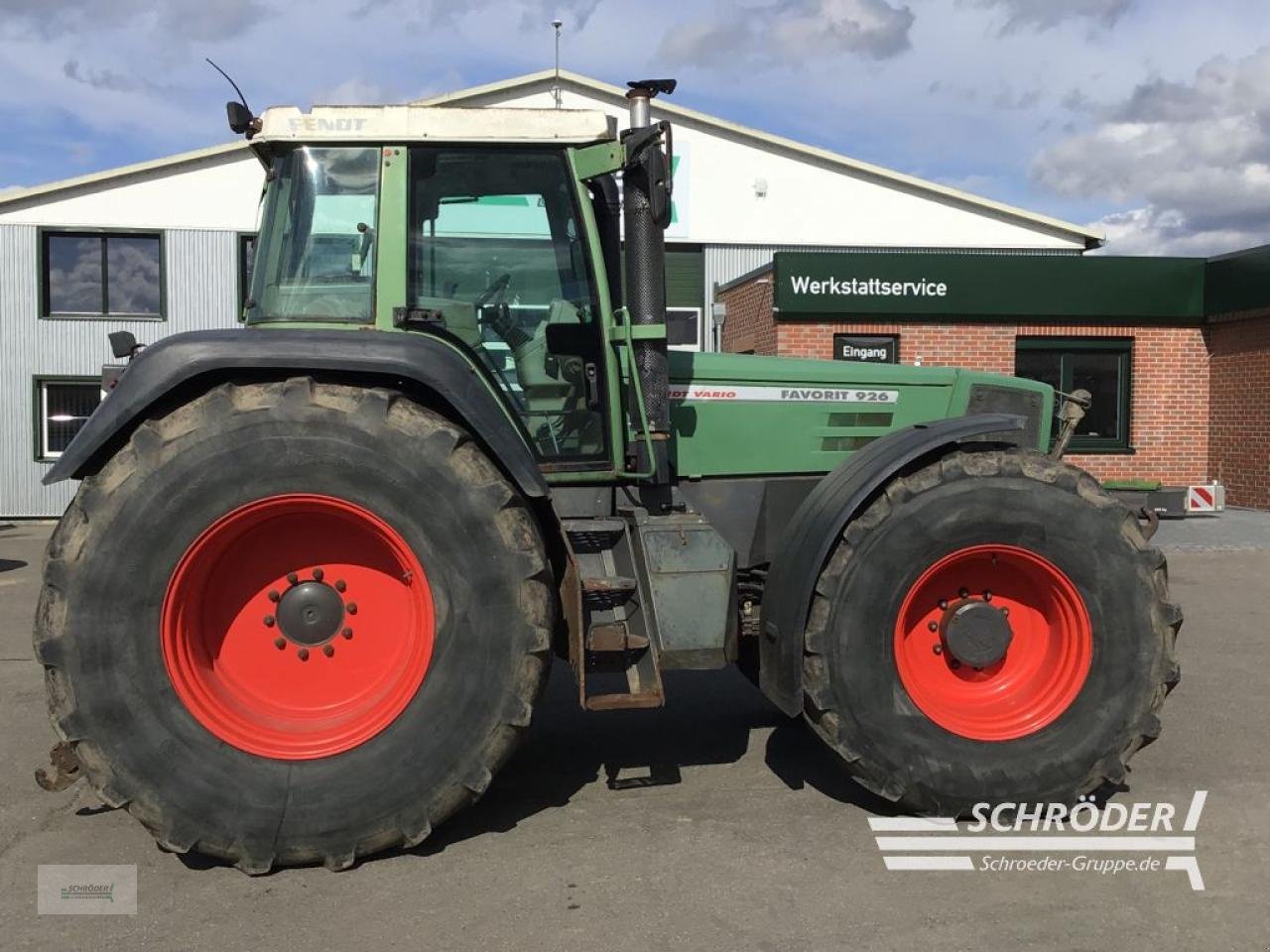 Traktor des Typs Fendt 926, Gebrauchtmaschine in Penzlin (Bild 9)