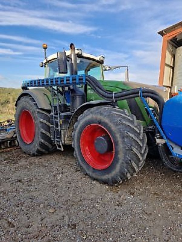 Traktor of the type Fendt 930 PROFI PLUS S4, Gebrauchtmaschine in PEYROLE (Picture 2)