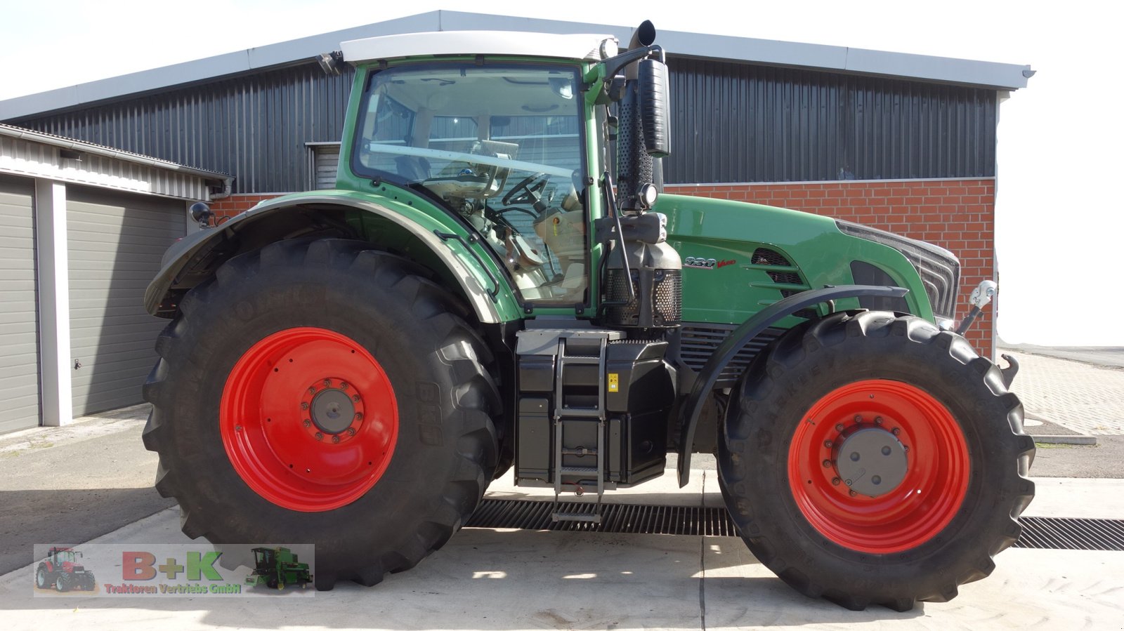 Traktor van het type Fendt 930 Vario SCR Profi Plus, Gebrauchtmaschine in Kettenkamp (Foto 4)